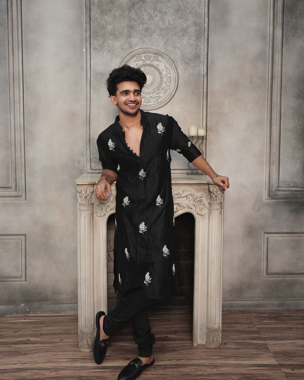 BLACK FLORAL EMBROIDERED PARIJAAT KURTA WITH PAJAMA SET FOR MEN