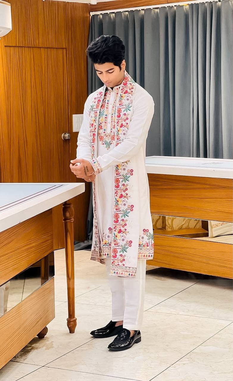 Regal White Silk Kurta Set With Dupatta