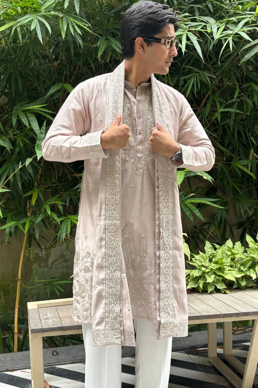 BLUSH PINK EMBROIDERRED KURTA PAJAMA WITH DUPATTA SET  FOR MEN'S