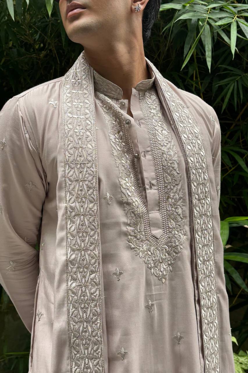 BLUSH PINK EMBROIDERRED KURTA PAJAMA WITH DUPATTA SET  FOR MEN'S